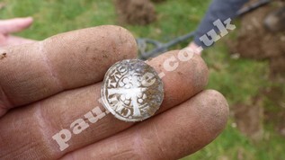 hoard of gold found metal detecting