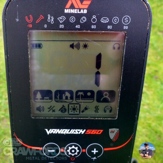 Minelab Vanquish 560 back light settings, how to turn it on and off